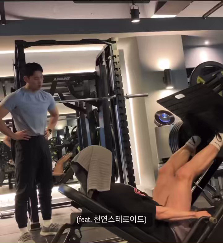 Jungkook helping Taehyung on his leg day