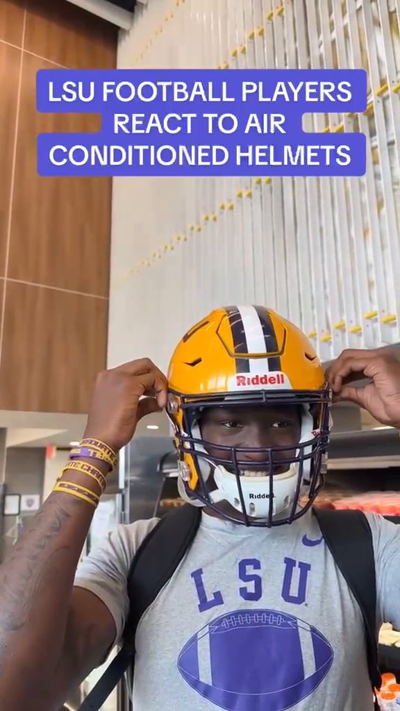 .LSU Football players discovering their helmets have AC inside 🥶 (via tigeraire/TT)
