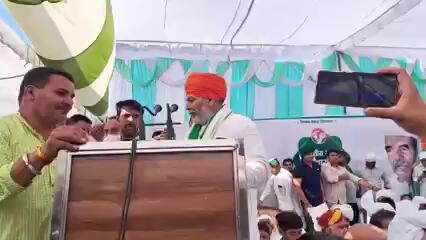 "अगर इंसाफ नहीं मिला तो पूरे देश में यह लड़ाई लड़ी जाएगी" - Rakesh Tikait जी राष्ट्रपति से भी मिलेंगे खाप प्रतिनिधि ! सर्व खाप पंचायत ने फैंसला रखा सुरक्षित ,कल कुरुक्षेत्र में सुनाया जायेगा फैंसला सभी तैयार रहें। स्थान:- ऐतिहासिक खाप पंचायत मुख्यालय सोरम मुजफ्फरनगर (उत्तर प्रदेश)