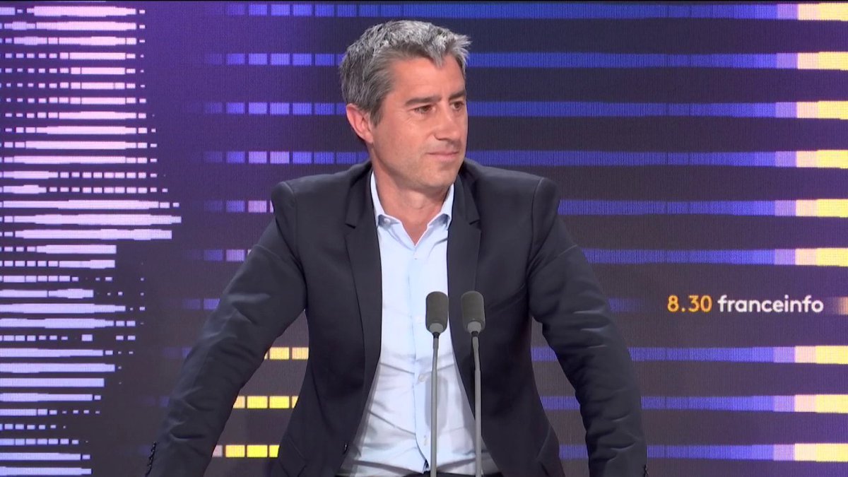 François Ruffin (La France Insoumise) ne veut pas d'une loi permettant de changer plus facilement sa mention de genre car il faut "de l'apaisement" pour que son parti accède au pouvoir.