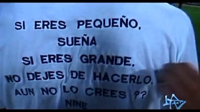 Hoy es el Día del Niño en Ecuador 🇪🇨. Este video que armó la cuenta de la selección es una belleza total. ⚽❤️