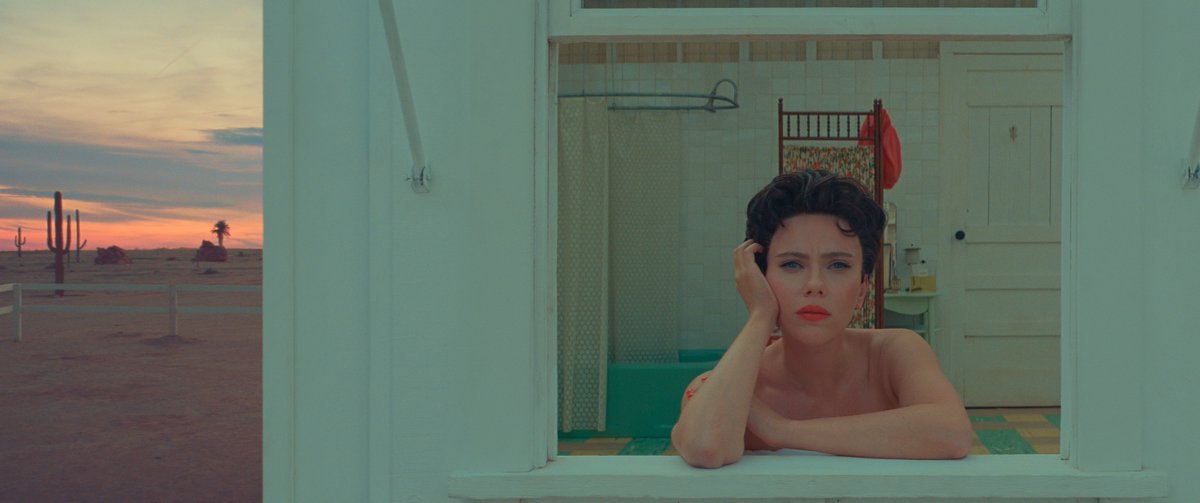 Jason Schwartzman, Scarlett Johansson y Tom Hanks protagonizan #AsteroidCity, la nueva película de Wes Anderson. ¡16 de Junio Exclusivamente en Cines!