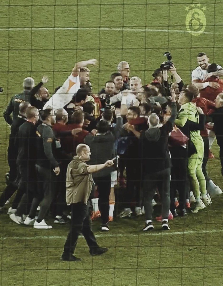 🏆 Şampiyonluğu getiren goller ve sonrasında yaşanan sevinç! 💛❤️ #ŞampiyonGalatasaray #MayıslarBizimdir