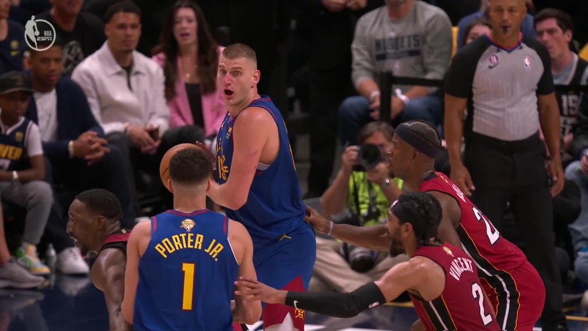 The vision from Jokic on this pass 🎯