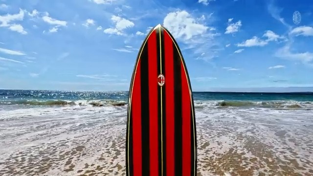 Tide incoming 🌊🏄 #SempreMilan