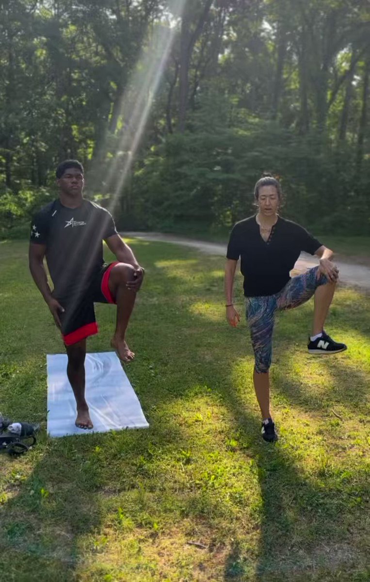 The advantages of being underestimated is that it doesn’t cost you . But it will cost those who underestimated you. Beautiful morning at Nichols auditorium #DoTheWork #BeDiffrent #NoExcuses T.J. Parker Feet Hips Hands LLC rawtalentsports MBS Fitness Lab Brandon Collier Allen Trieu Chris Singletary Mark Penis ChadSimmons Craig Haubert Rivals