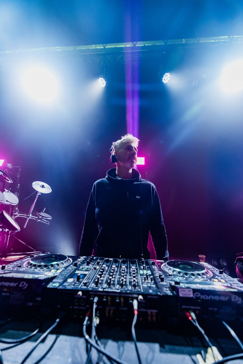 🚨 COMPETITION TIME 🚨 To celebrate the launch of 95 we want to give you a chance to win TWO tickets to see the #BlockRockinBeats king Dec Pierce LIVE at Fairview Park on the 24th of June 🔥 To enter simply: 💛 Like 🔁 Retweet T&C's apply. Good luck 🍀