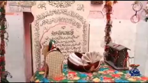 جھنگ میں مشہور لوک داستان ہیر رانجھا کے دونوں کردار ایک ہی قبر میں دفن