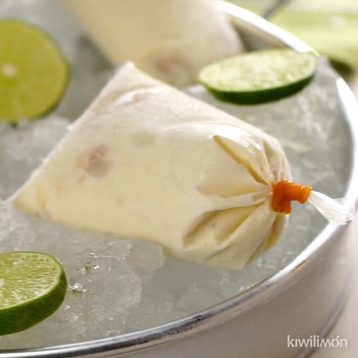 Estos bolis sabor pay de limón son el postre más refrescante, delicioso y práctico, ¡pruébalos! Receta 👉