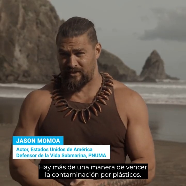 Pensemos soluciones 💡 Tomemos decisiones ♻️ Un enorme Mahalo a Jason Momoa por su compromiso inquebrantable por un 🌎 #SinContaminaciónPorPlásticos. Este #DíaMundialDelMedioAmbiente, súmate al llamado del Defensor de la Vida Submarina del PNUMA⤵️