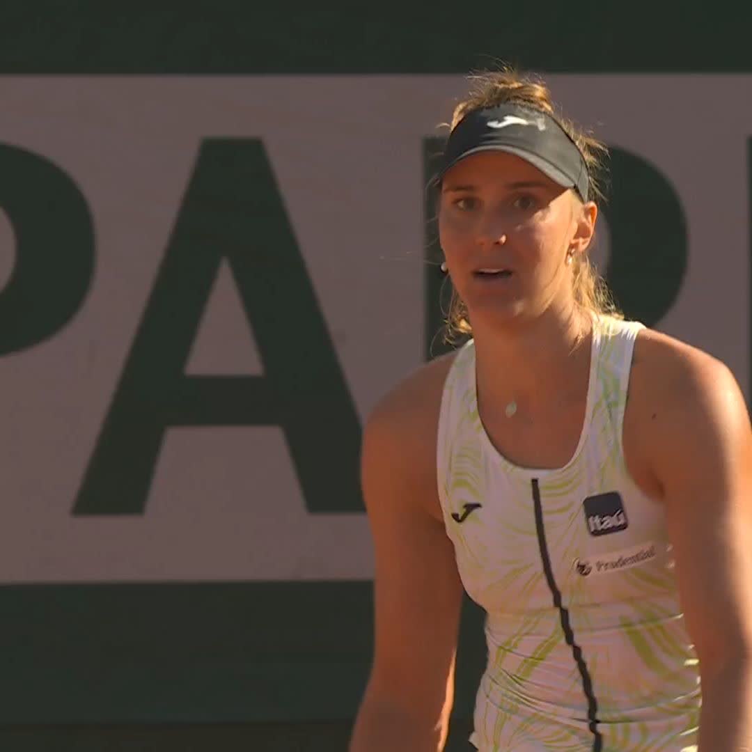 The first Brazilian woman to reach the last 16 in Paris since Patricia Medrado in 1979 🇧🇷 👏 BEATRIZ 👏 HADDAD 👏 MAIA 👏 #RolandGarros