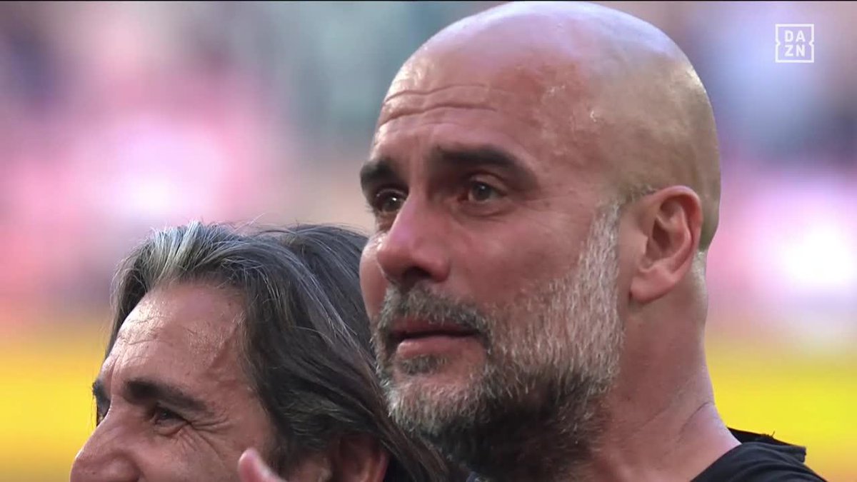 Una imagen que va a acaparar todas las portadas 👀 Pep Guardiola llorando y completamente emocionado tras conquistar la FA Cup 🥹 #FACupEnDAZN 🏆