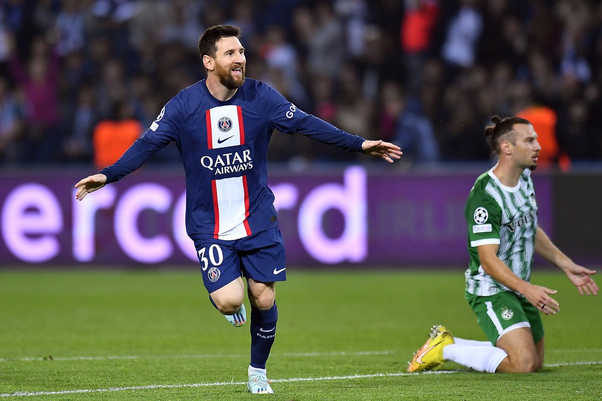 Le Paris Saint-Germain tient à remercier chaleureusement le septuple Ballon d’Or, vainqueur sous les couleurs Rouge &amp; Bleu d’un Trophée des Champions et de deux titres de champion de France. #MerciMessi 🔴🔵