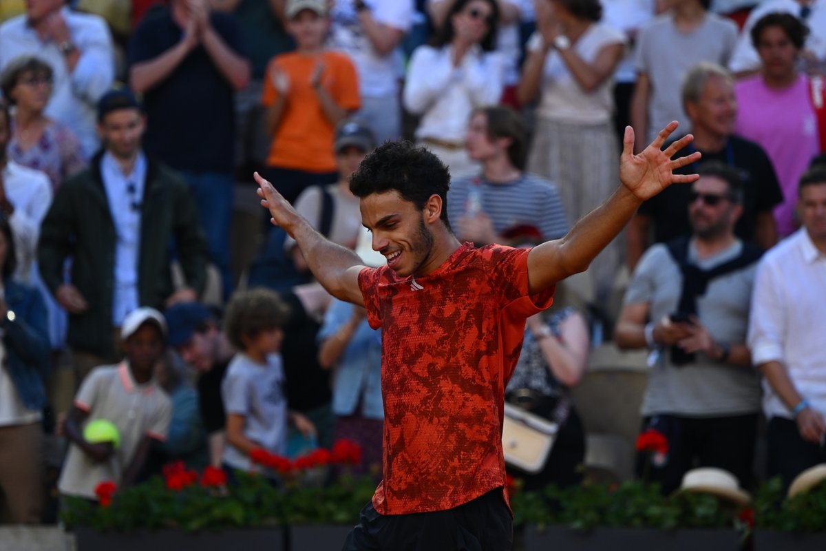 Cerundolo advances to the fourth round following upset against No.9 seed Fritz 3-6, 6-3, 6-4, 7-5 👏 Watch the highlights ⬇️ #RolandGarros