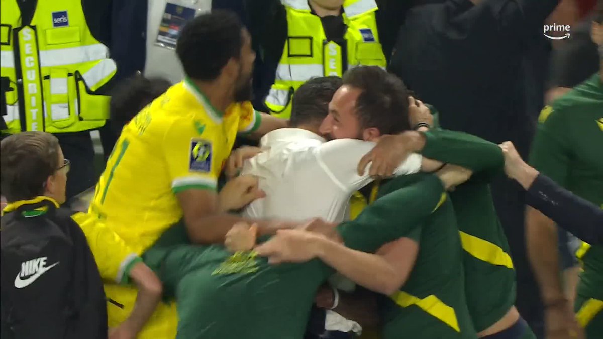 Envahissement de terrain à la Beaujoire après le maintien du FC Nantes. 🔥🔰 🎥 Prime Video Sport France