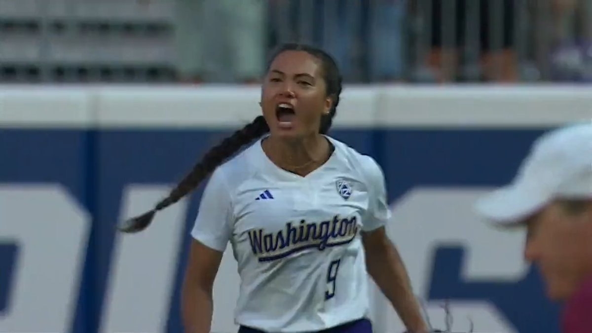 MADISON. HUSKEY. 🤯 Madison Huskey #WCWS x 🎥 ESPN / Washington Softball