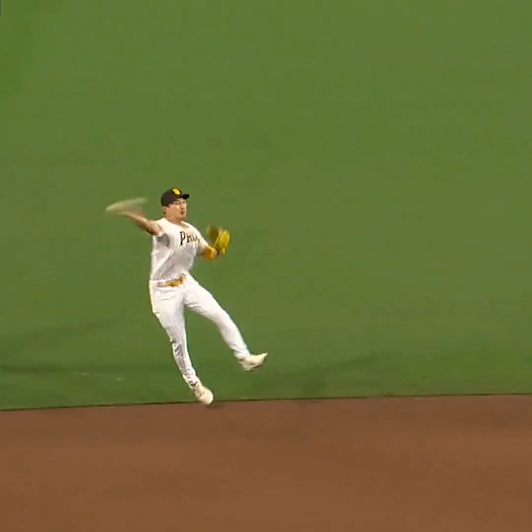 Ha-Seong Kim with some flair!