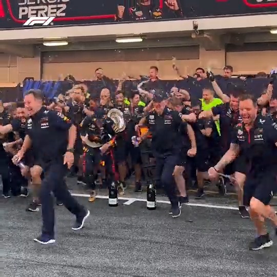 Christian Horner, like a greyhound out of the traps 😁 #SpanishGP Oracle Red Bull Racing