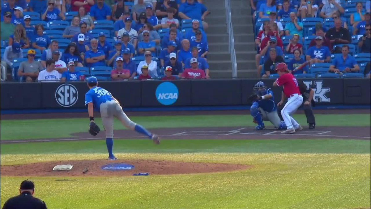 That's a HOME RUN from No. 1️⃣9️⃣! @EvanGoforth | #IUBase