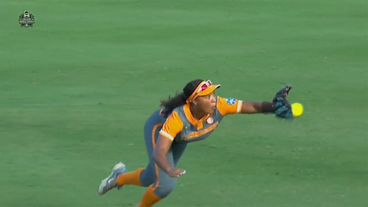 No fly zone! 🙅♀️ Kiki Milloy #WCWS x 🎥 ESPN2 / Tennessee Softball