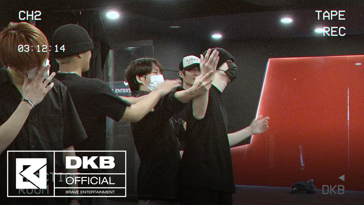 𝖣𝖪𝖡 𝗍𝗁𝖾 𝟨𝗍𝗁 𝖬𝗂𝗇𝗂 𝖠𝗅𝖻𝗎𝗆 [𝐈 𝐍𝐞𝐞𝐝 𝐋𝐨𝐯𝐞] 𝘿𝙆𝘽:𝙁𝙊𝙊𝙏𝘼𝙂𝙀\𝙄 𝙉𝙚𝙚𝙙 𝙇𝙤𝙫𝙚\𝙋𝙍𝘼𝘾𝙏𝙄𝘾𝙀 𝙍𝙊𝙊𝙈 ➭ 2023.06.14. 6PM (KST) #다크비 #DKB #INeedLove #20230614_6PM
