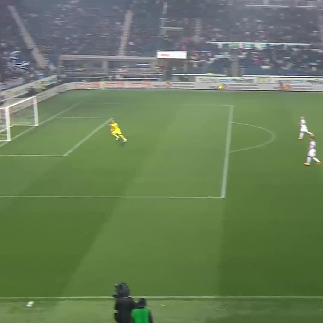 Araya kaynamasın, dün gece Koopmeiners böyle bir gol attı.
