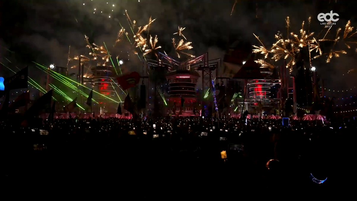 Fireworks x Sullivan King 🩸 b2b KAI WACHI at #bassPOD was definitely a core memory unlocked.😈💥🔓 Relive the hype and chaos this set unleashed at