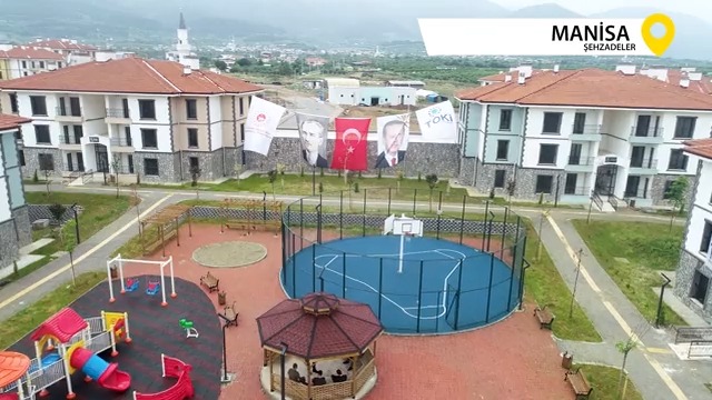 📍 Manisa Şehzadeler Sancaklıbozköy Mahallesi 🔹 Yatay mimarili, camisi, sosyal donatısı ve parklarıyla yeni bir yaşam alanı... 🔑 396 konut hak sahiplerine teslim ediliyor. 🏘️Konutlarınızda mutlu bir yaşam ve huzurlu günler dileriz.☺️