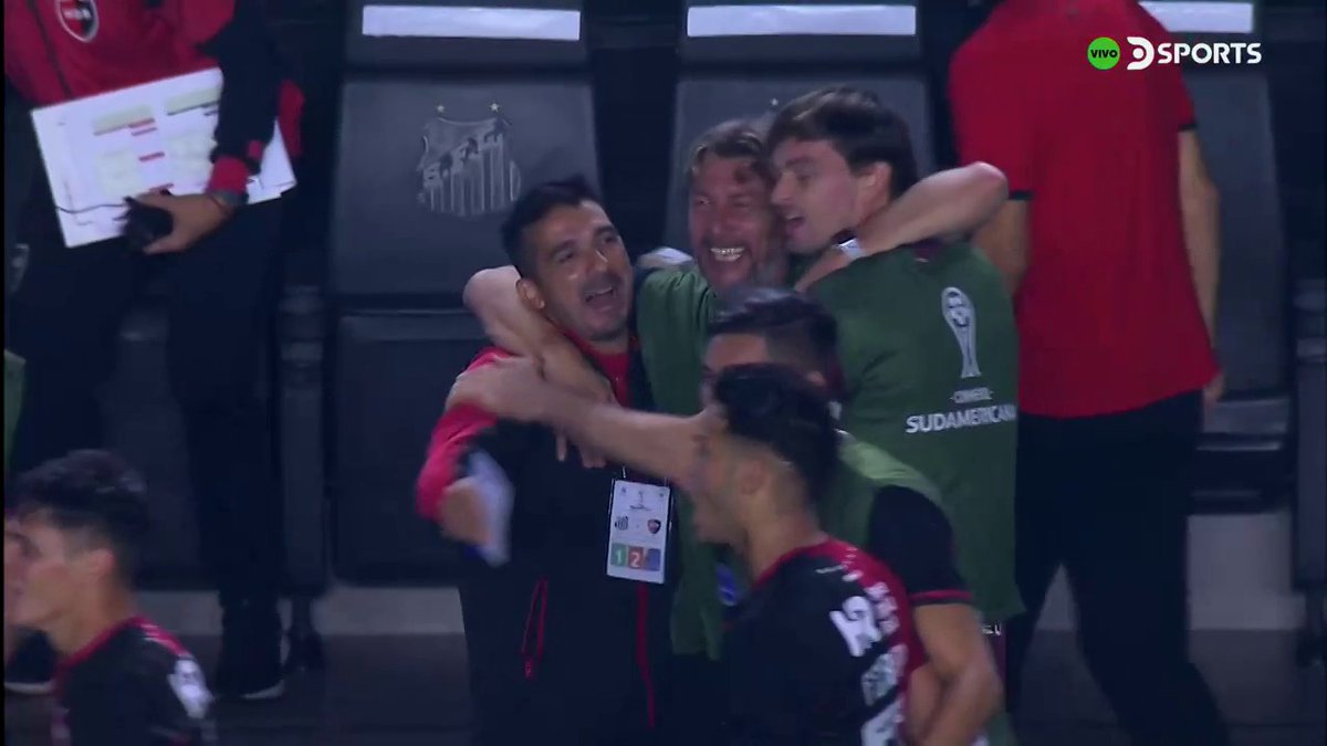 ¡Newell's 🇦🇷, en 8vos de final de la #Sudamericana! Venció 1-2 a Santos 🇧🇷 (Leonardo/Sforza-Portillo) por la 5ª fecha del grupo E. Tiene puntaje ideal. 1⃣🇦🇷Newell's 15 (5PJ/+7) 2⃣🇨🇱Audax Italiano 7 (4PJ/+2) 3⃣🇧🇷Santos 4 (5PJ/-2) 4⃣🇧🇴Blooming 0 (4PJ/-7)