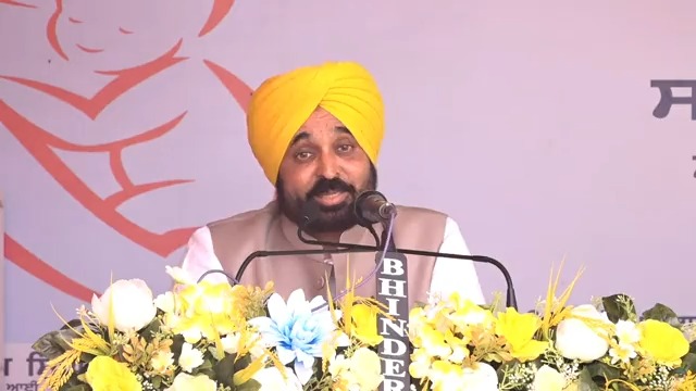 ਵਿਰੋਧੀ ਸਾਰੇ ਇਕੱਠੇ ਹੋਕੇ ਮੇਰੇ ਖਿਲਾਫ਼ ਬੋਲਣ ਲੱਗ ਜਾਂਦੇ ਨੇ…ਸਿਆਣਿਆਂ ਕਿਹਾ ਜਦੋਂ ਲੂੰਬੜ, ਗਿੱਦੜ ਤੇ ਹੋਰ ਜਾਨਵਰ ਇਕੱਠੇ ਹੋਕੇ ਨਦੀ ਜਾਂ ਕਿਸੇ ਘਾਟ ‘ਤੇ ਪਾਣੀ ਪੀਣ ਲੱਗ ਜਾਣ ਤਾਂ ਸਮਝੋ ਦੂਜੇ ਪਾਸੇ ਸ਼ੇਰ ਖੜ੍ਹਾ…ਸ਼ੇਰ ਪੰਜਾਬ ਦੇ ਲੋਕ ਨੇ ਜਿੰਨਾ ਕਰਕੇ ਅੱਜ ਇਹ ਸਾਰੇ ਇਕੱਠੇ ਹੋਏ ਫਿਰਦੇ ਨੇ..