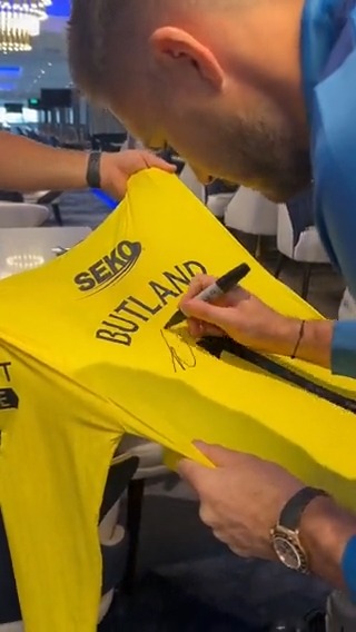 😍 Win a Jack Butland signed shirt from the day he joined Rangers - in collaboration with the Ibrox Restaurant. 1. Follow Ibrox Restaurant on Instagram 2. Tag a mate in the comments 💙 The winner will be chosen at random, good luck!