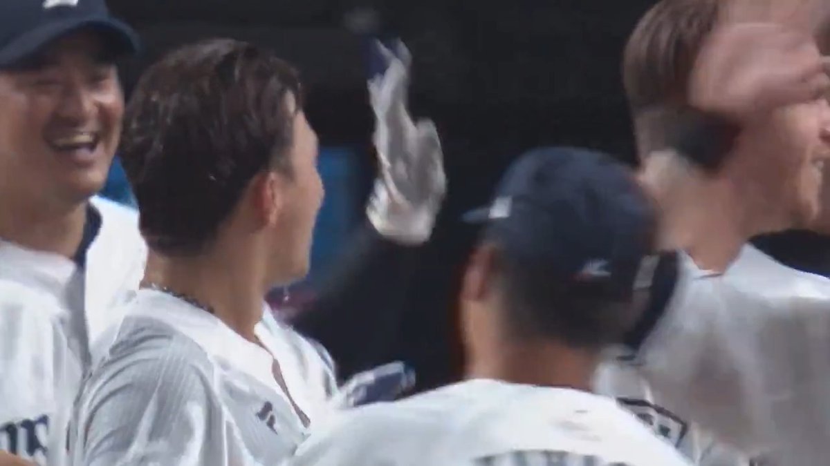 打球はファンの待つレフトスタンドへ‼👏 埼玉西武 #長谷川信哉 選手のサヨナラホームラン‼🌈 #seibulions 埼玉西武ライオンズ #日本生命セ・パ交流戦2023 👇【本日23:59まで】パ・リーグファンが選ぶ「月間大賞2023」(5月度) 投票受付中‼️