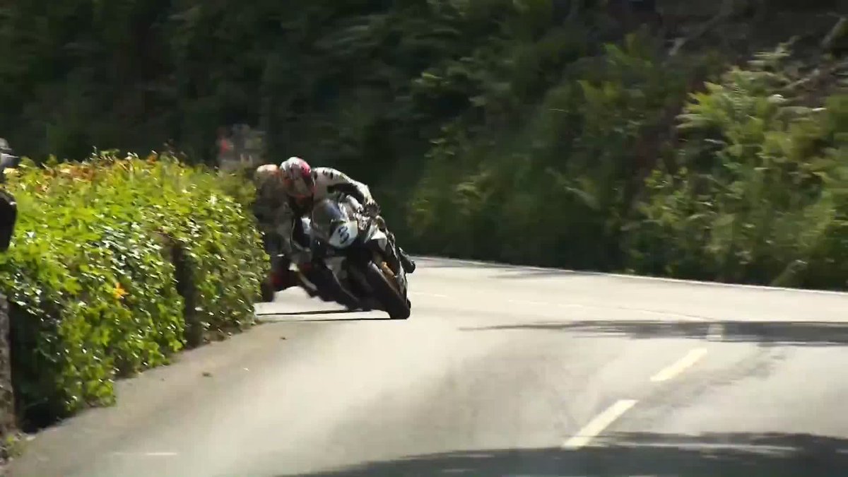 It's a four way scrap through Glen Helen 🤩☀ #TT2023