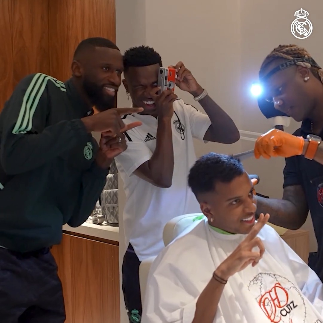 💈💇♂️ Fresh trim! 🆕 ‘BEHIND THE CHAMPIONS’, exclusively available for #Madridistas Premium on #RMPlay! 👉