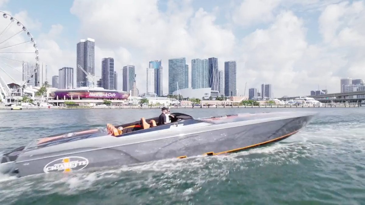 Series shifts to Miami tonight and LARRY HAS ARRIVED… at full speed by cigarette boat! 105 mph! 🚤💨