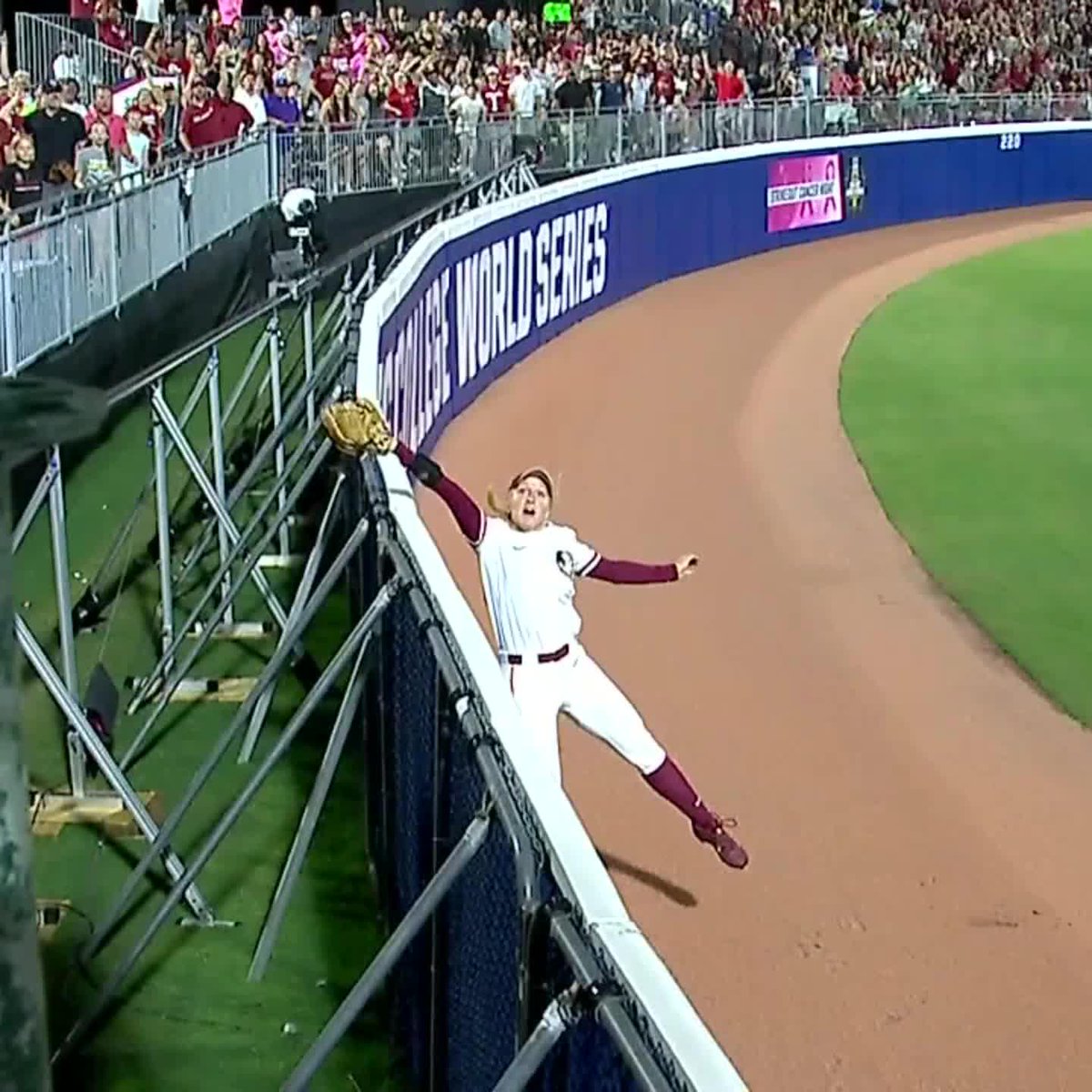 YOU GOT MUDGED 🤯 THIS HOME RUN ROBBERY ON THE BIGGEST STAGE! #SCtop10 | #WCWS