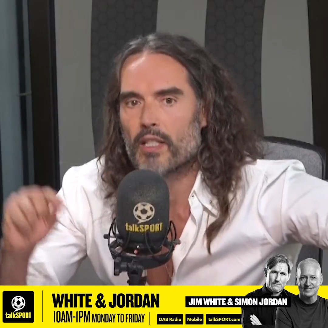 🤔 𝗥𝗕: "Who dictates which messages are important? Why play the national anthem?" 😠 𝗦𝗝: "That's not the point!" 🤣 𝗥𝗕: "Simon, don't you Martin Keown me!" Russell Brand shares his thoughts on football being used to promote certain messages.