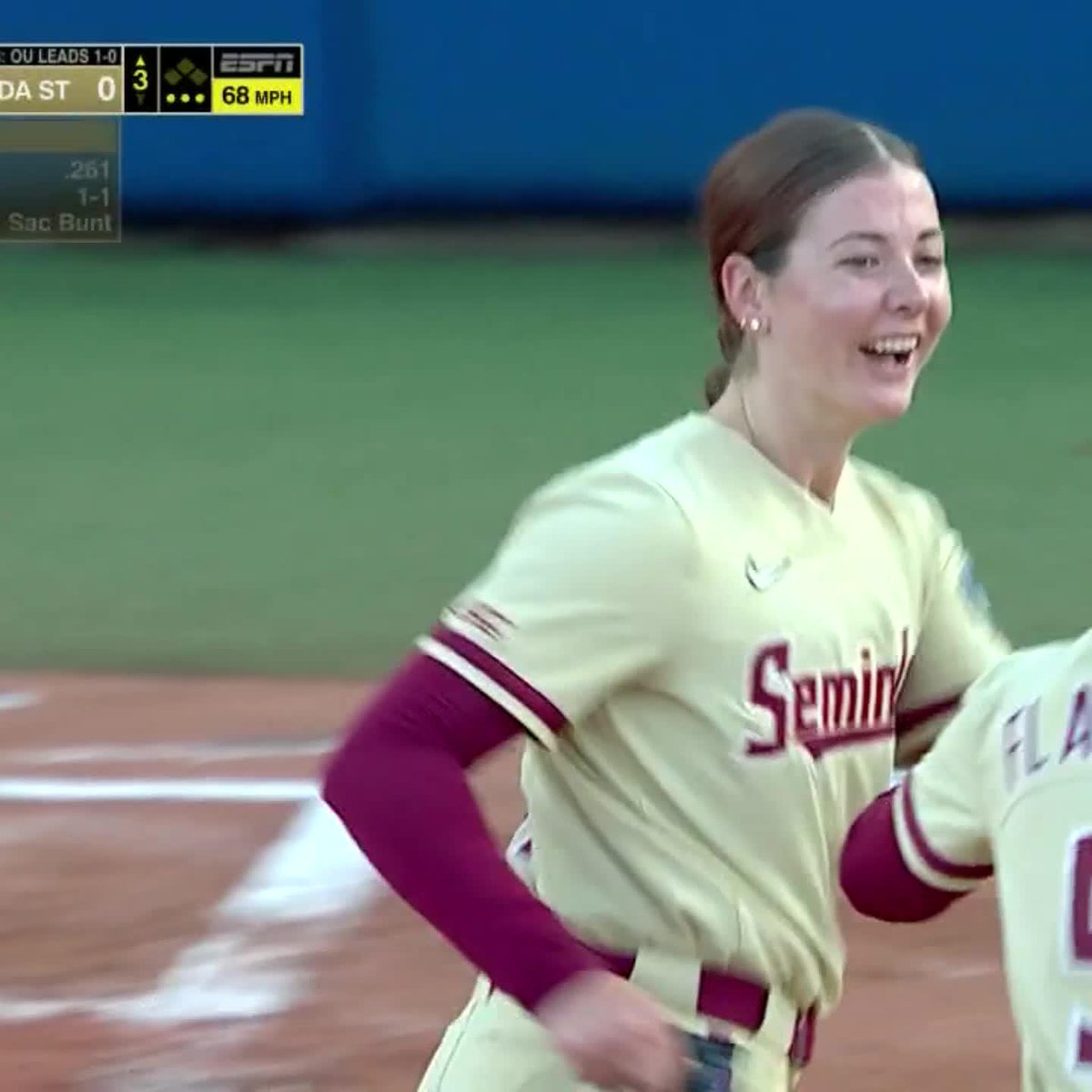 SANDERCLUTCH 😤 Kathryn Sandercock gets out of the no-outs, bases loaded jam‼️