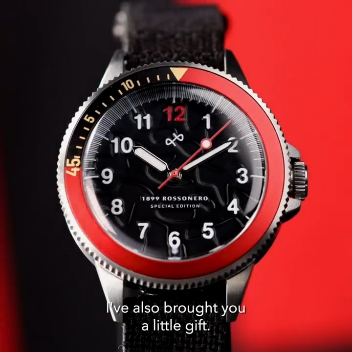 Just 2️⃣ days left to get your hands on the Rossonero Family Pack: 3 different AV86 Official watches featuring a unique piece of the players' jersey and with room for personal engraving ⌚ #SempreMilan