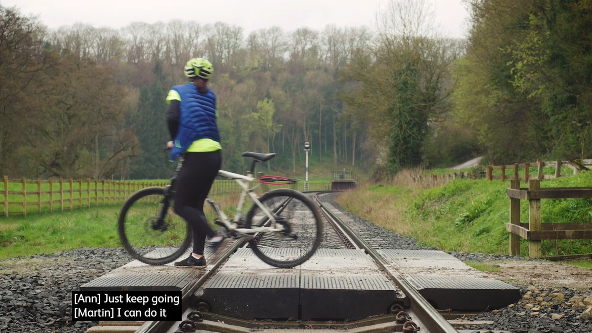 📱 It's easy to get distracted when you're chatting or concentrating on something else. ⚠️ Do not stop on a level crossing like this man did! Always check for trains and stay aware, wherever your attention wanders. ➡️ 🫧 #BewaretheBubble