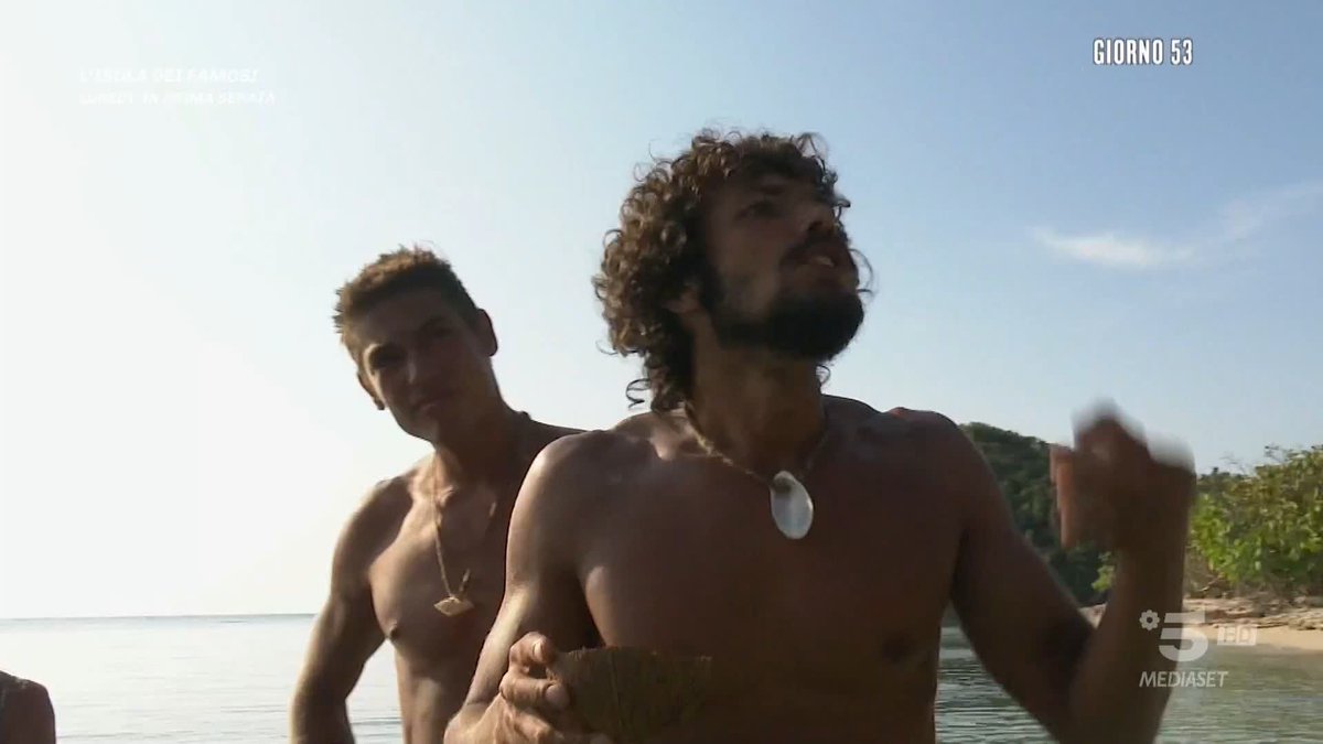Gian Maria sostiene che la relazione tra Helena e Carlo sia falsa! ⚡️ Che ne pensate? #Isola