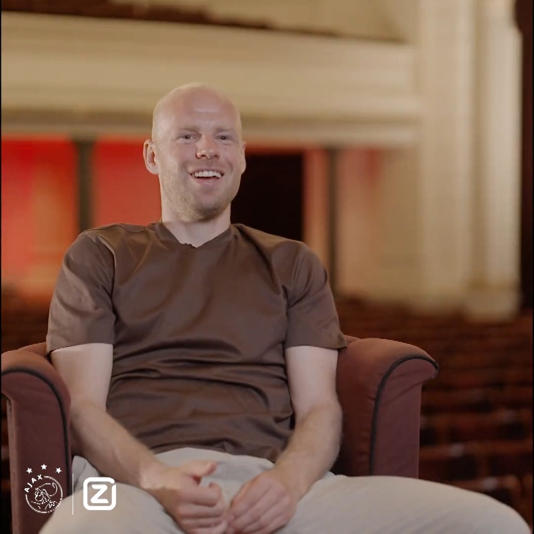 'Het is gewoon je club' 🥹 Meer Davy Klaassen in #InsideAjax ⤸ 📺 Vanavond 20:05 Ziggo Sport Voetbal 📺 Zaterdag 19:35 Ziggo Sport 14