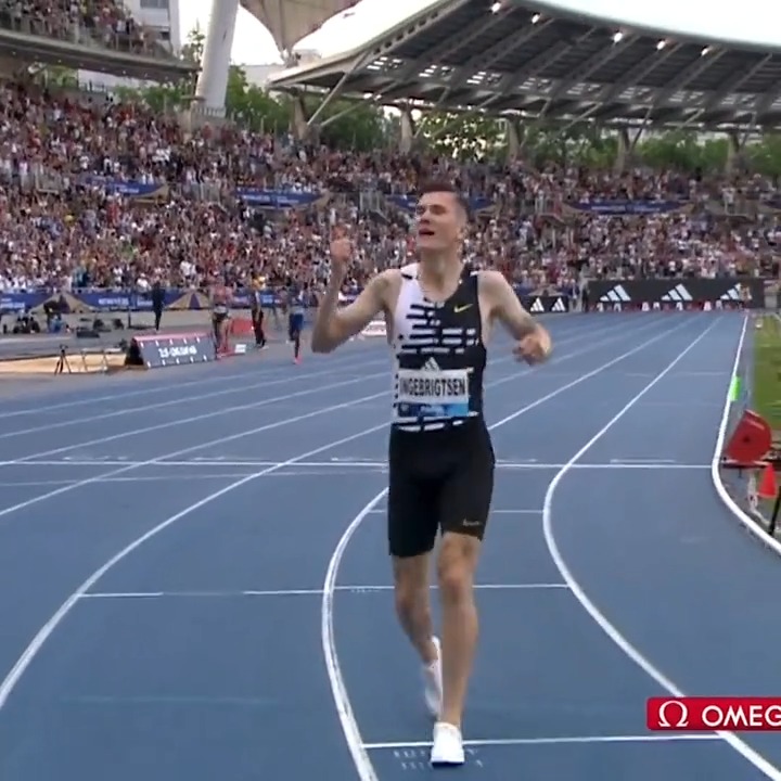 Jakob Ingebrigtsen just set a WORLD RECORD running the fastest 2 miles in history with 7:54.10 😱 (NBC Olympics & Paralympics)