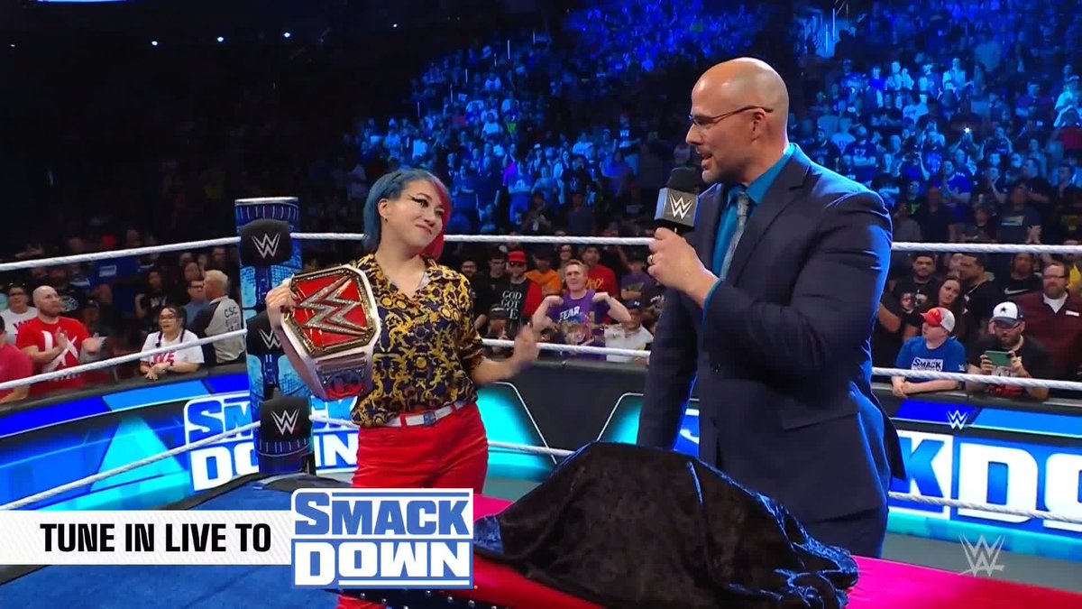 BREAKING: Adam Pearce just unveiled a BRAND NEW WWE Women's Championship for The legendary Empress ASUKA / 伝説のASUKA皇后 and Charlotte Flair has returned with her sights set on it! 👀 #SmackDown