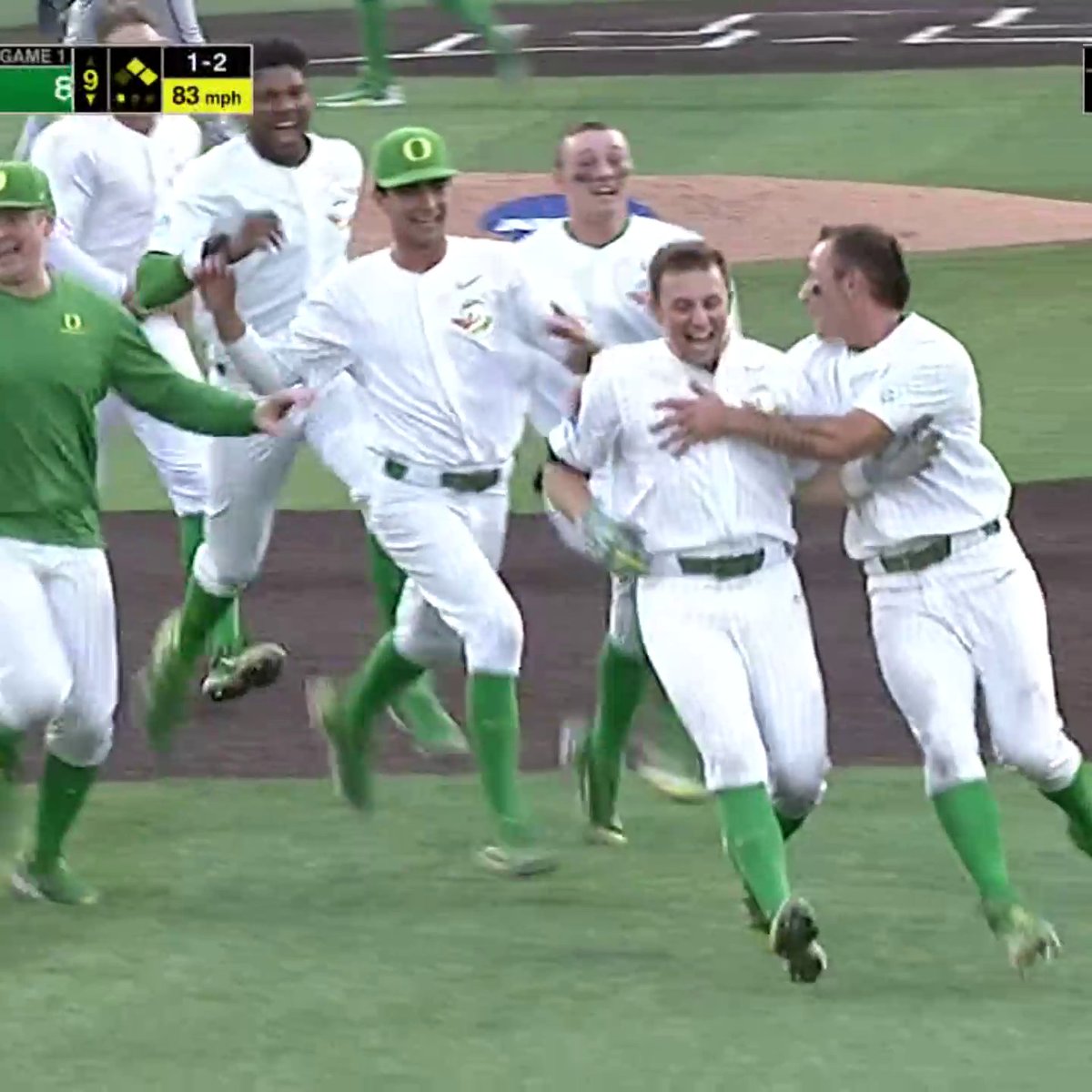 OREGON WALKS IT OFF IN GAME 1 🦆 Oregon Duck Baseball