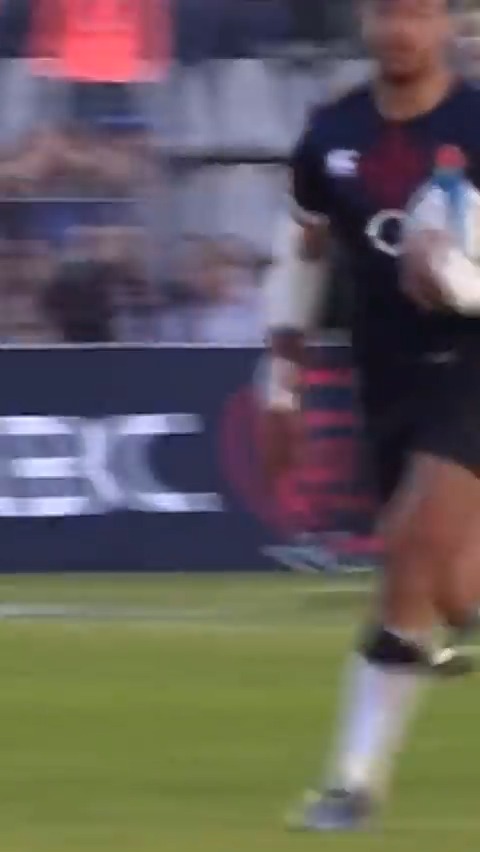 𝐃𝐫𝐞𝐚𝐦 𝐝𝐞𝐛𝐮𝐭 #OTD in 2017 Denny_Solomona, with his first touch in Test rugby, saw off 𝒇𝒊𝒗𝒆 defenders to score an astounding match-winning try against Argentina