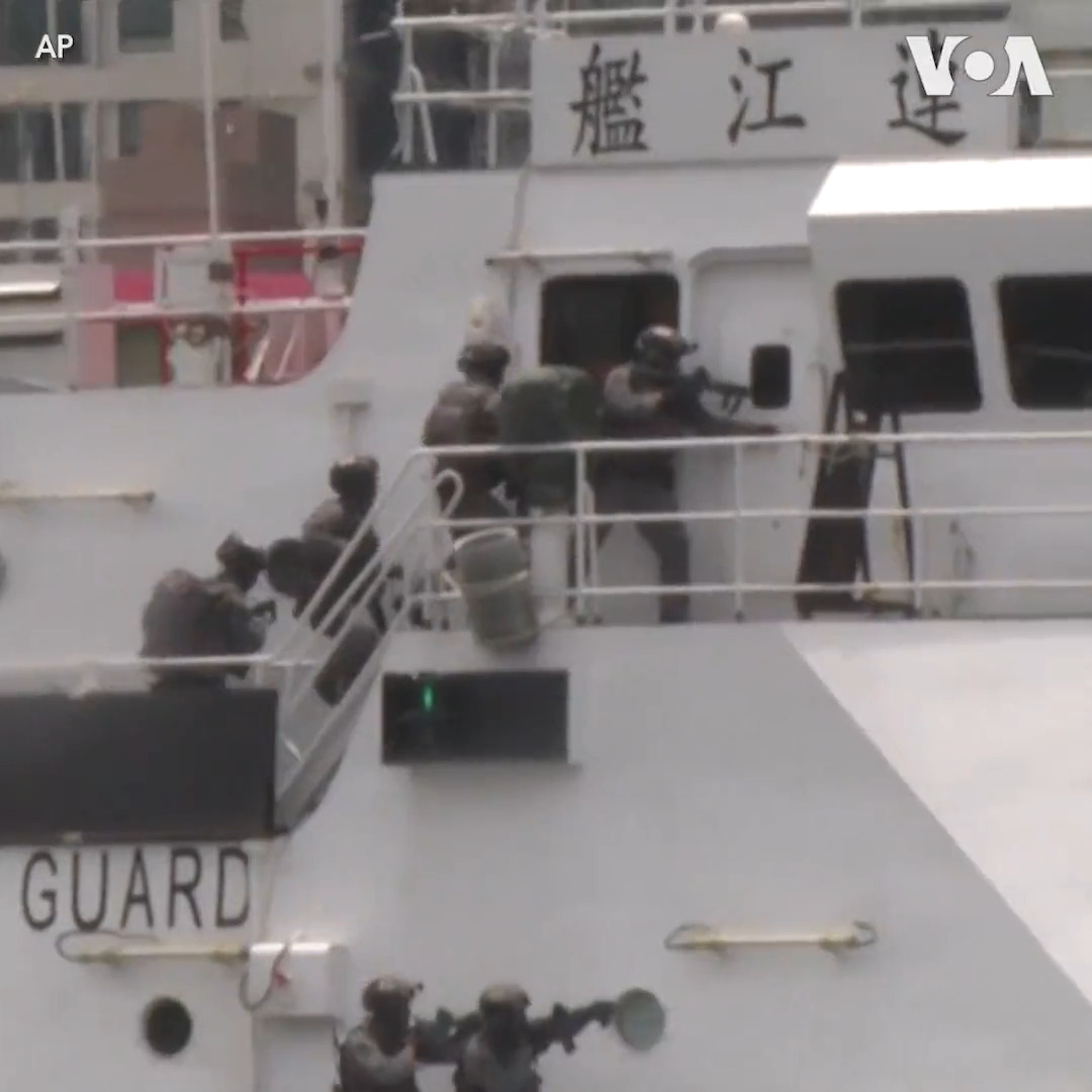 台湾总统蔡英文10日到高雄视察了“海安11号演习“，她表示“要维护台海和平，就要先强大自己”，“台湾越安全，世界就越安全”。台湾海巡署10日在国家海洋日这一天举行反恐演习，蔡英文总统在出席海洋日庆典时说今年的海洋日主题“海洋星球，跃升主流”，呼应了联合国世界海洋日的主题“海洋星球，潮流之变”。
