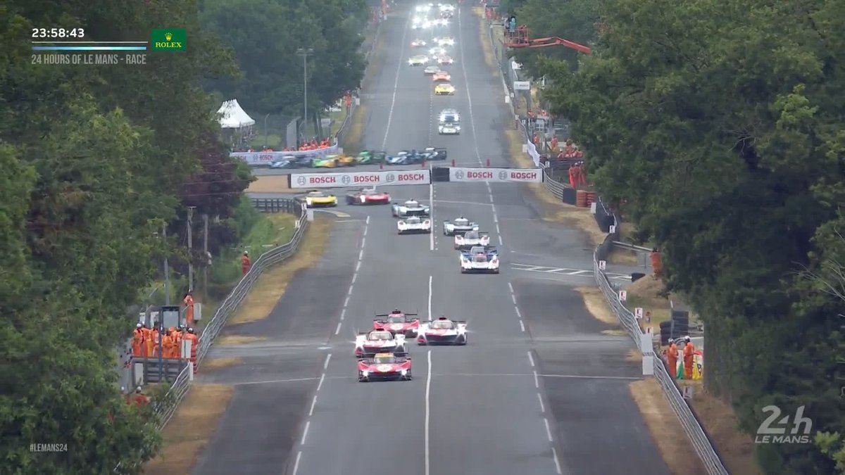 Drama on the first lap for the #311 Action Express Racing as Jack Aitken hits the barrier. #WEC #LeMans24 #LeMansCentenary