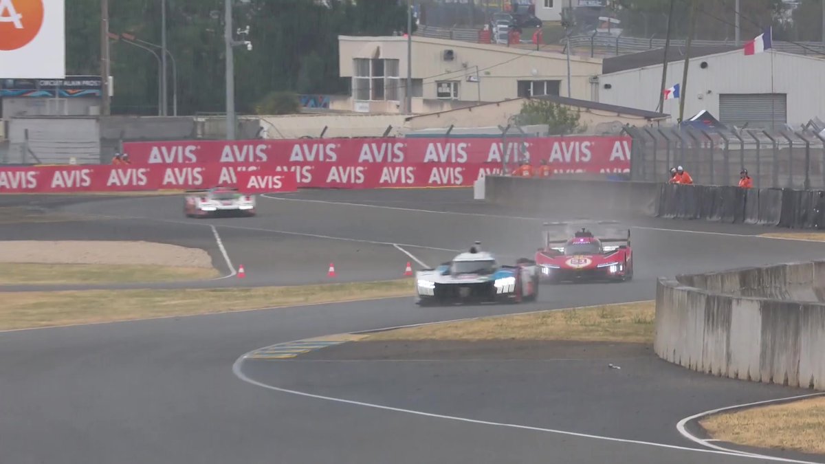 Gustavo Menezes in the #94 Peugeot has overtaken the #51 Ferrari in the Porsche Curves ! Peugeot Sport | AF Corse