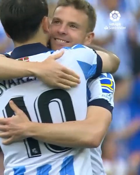 🥹©️💙 De 𝐥𝐞𝐲𝐞𝐧𝐝𝐚 a 𝐜𝐚𝐩𝐢𝐭𝐚́𝐧. Asier Illarramendi 🫂 Mikel Oyarzabal #LaLigaSantander | #LaLigaHighlights